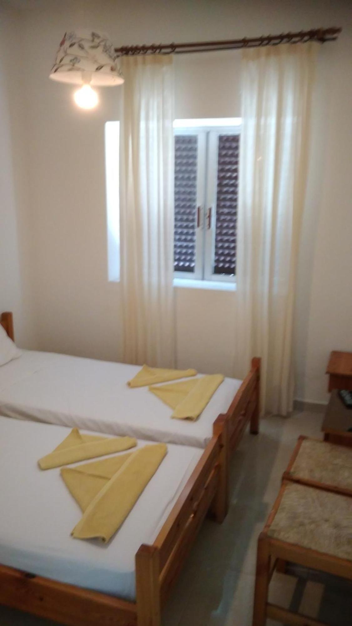 Mina Apartments Karpathos Exteriör bild