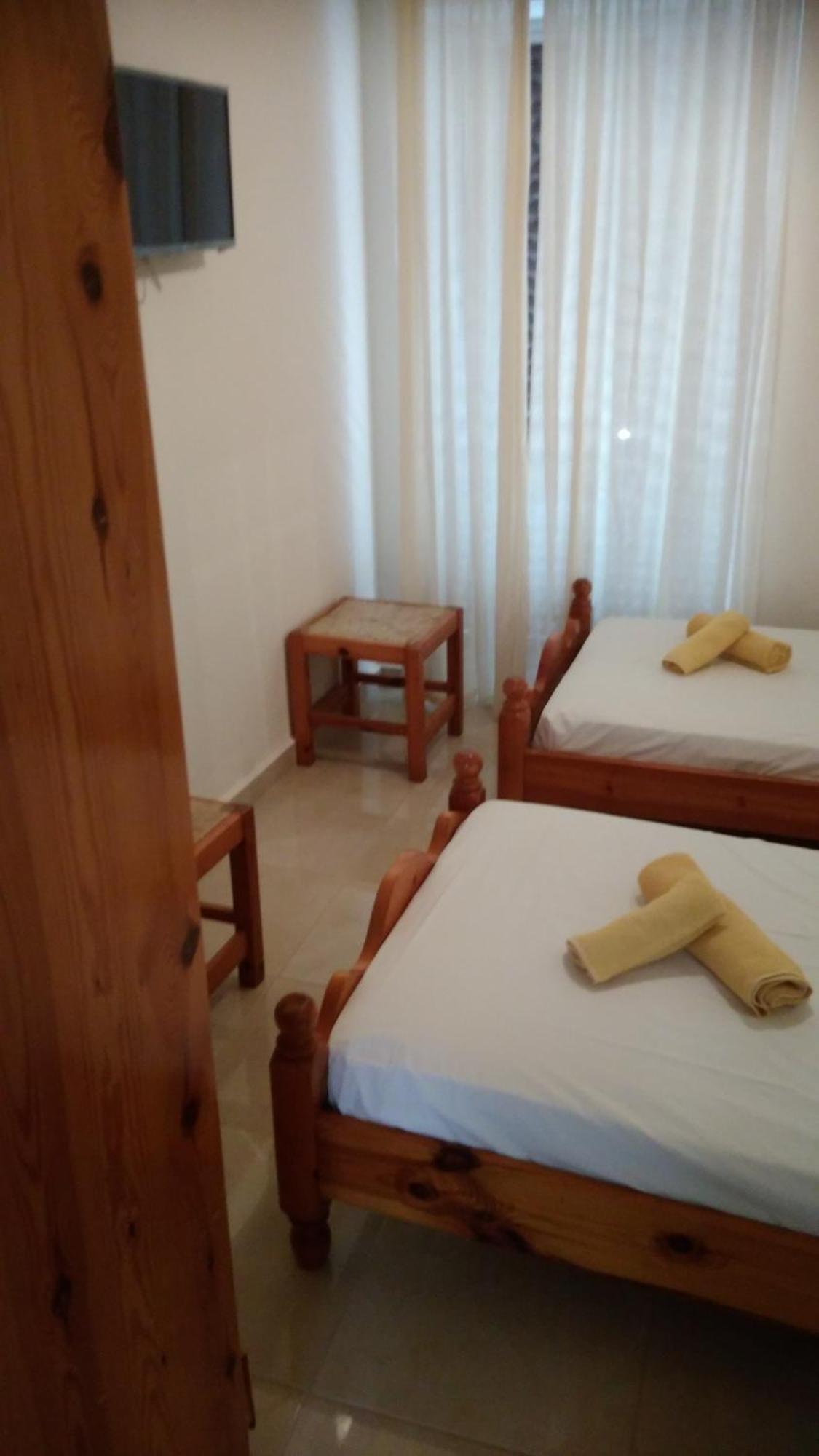 Mina Apartments Karpathos Exteriör bild