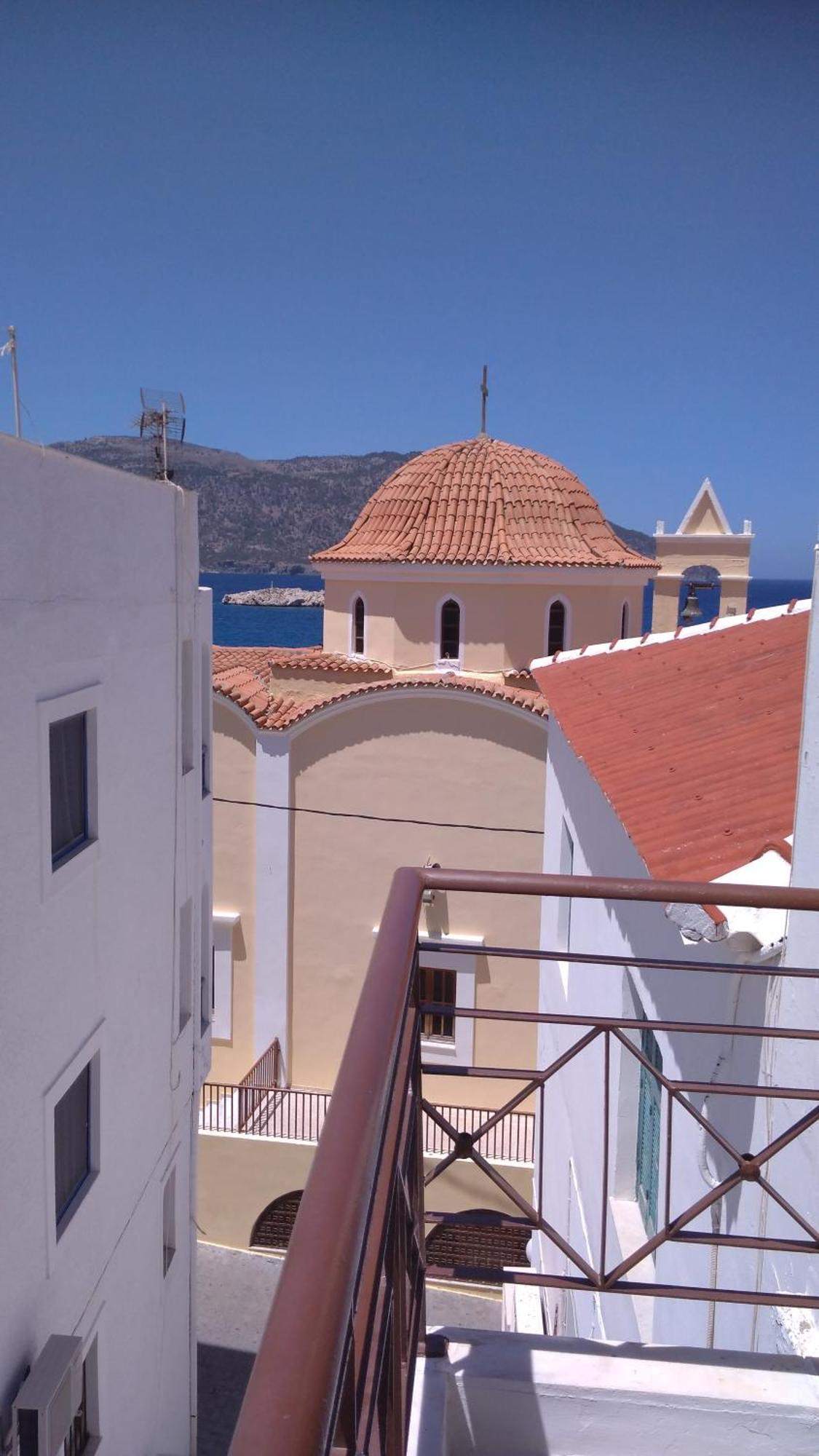 Mina Apartments Karpathos Exteriör bild