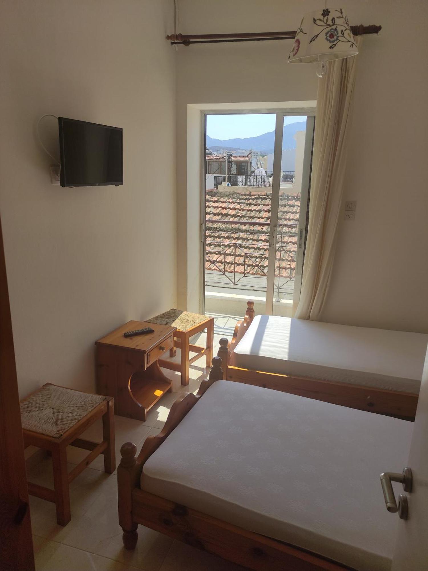 Mina Apartments Karpathos Exteriör bild
