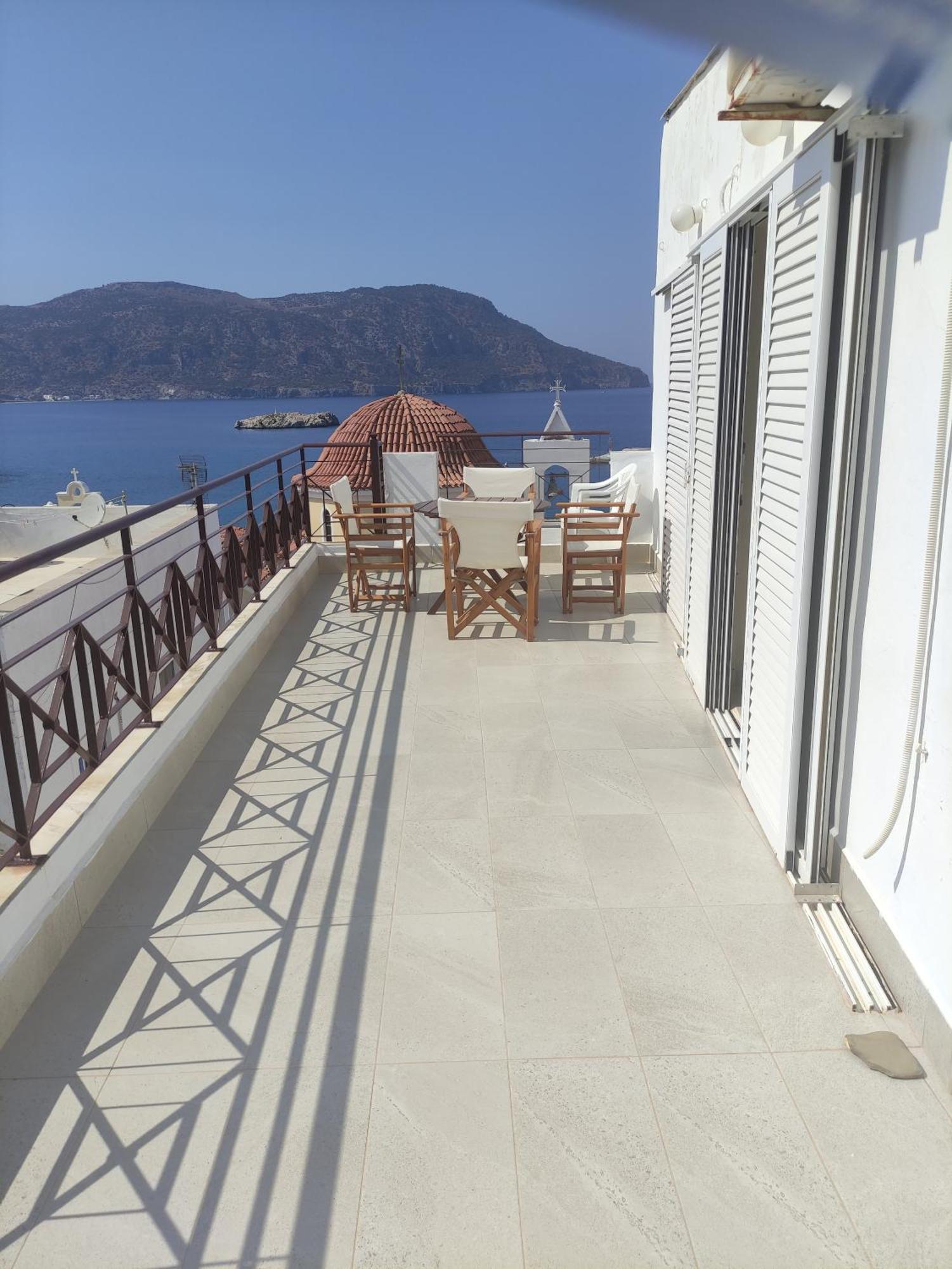 Mina Apartments Karpathos Exteriör bild