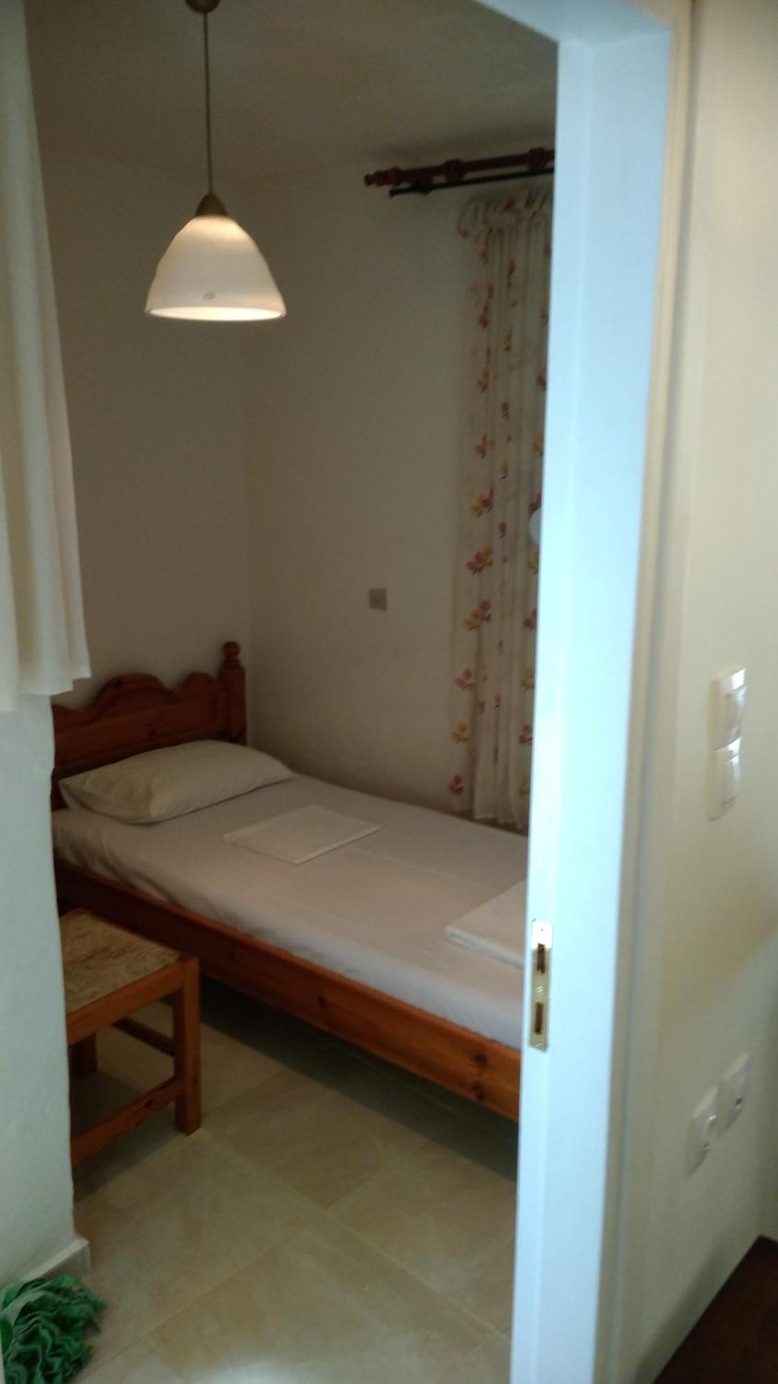 Mina Apartments Karpathos Rum bild