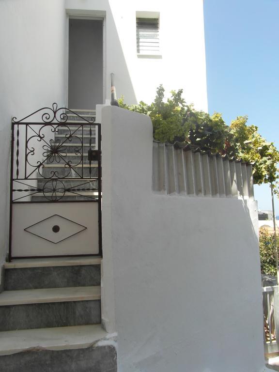 Mina Apartments Karpathos Exteriör bild